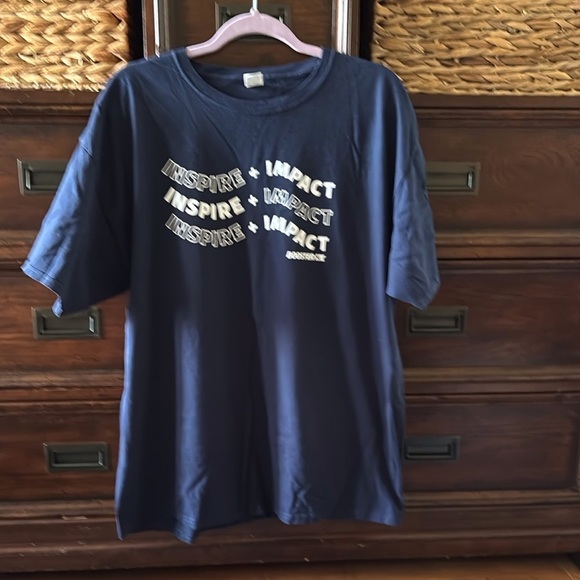 Navy Graphic T-Shirt in size XL - Picture 1 of 5